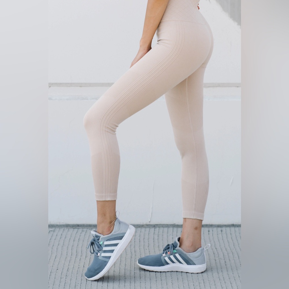 Savvi Costa Leggings NWT